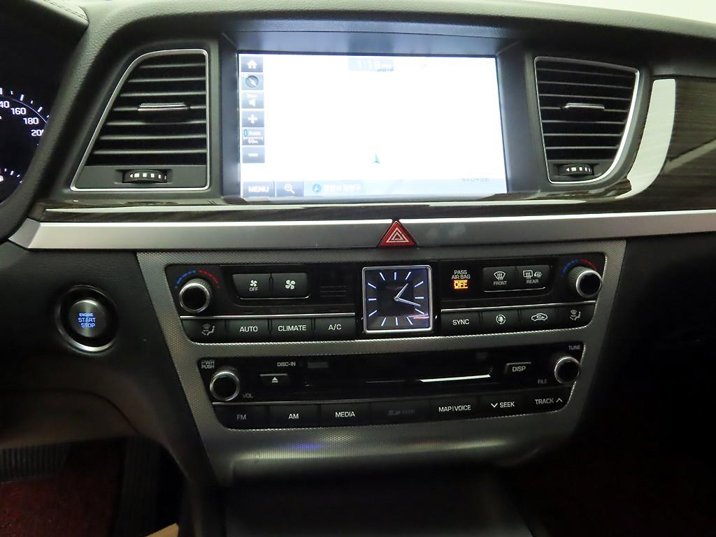 Genesis G80 - Vista 10