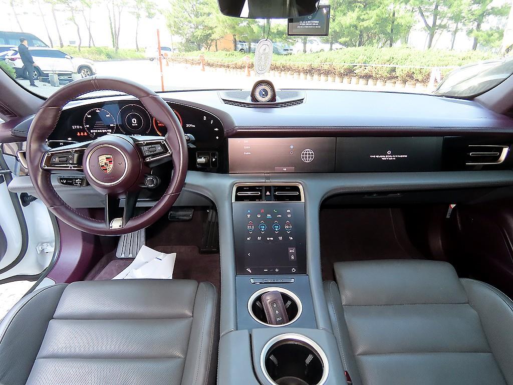 Porsche Taycan - Vista 7