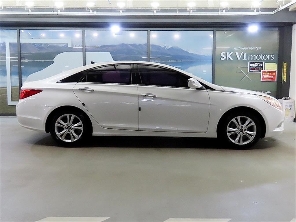 HYUNDAI Sonata - Vista 3