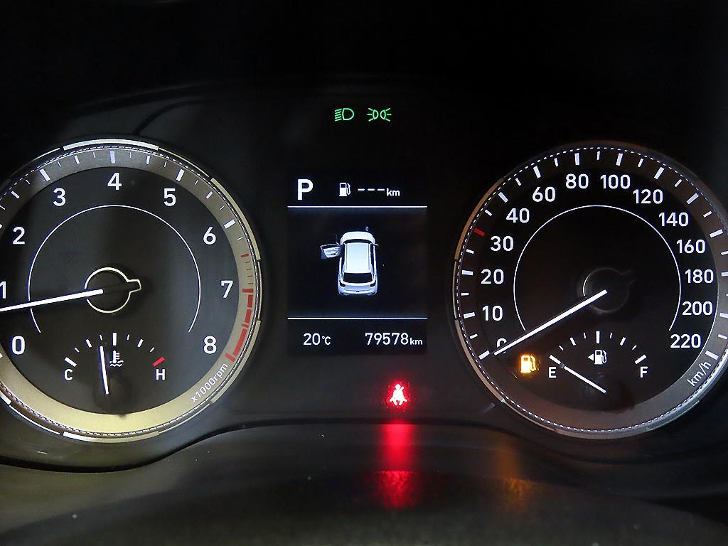 HYUNDAI Venue - Vista 9