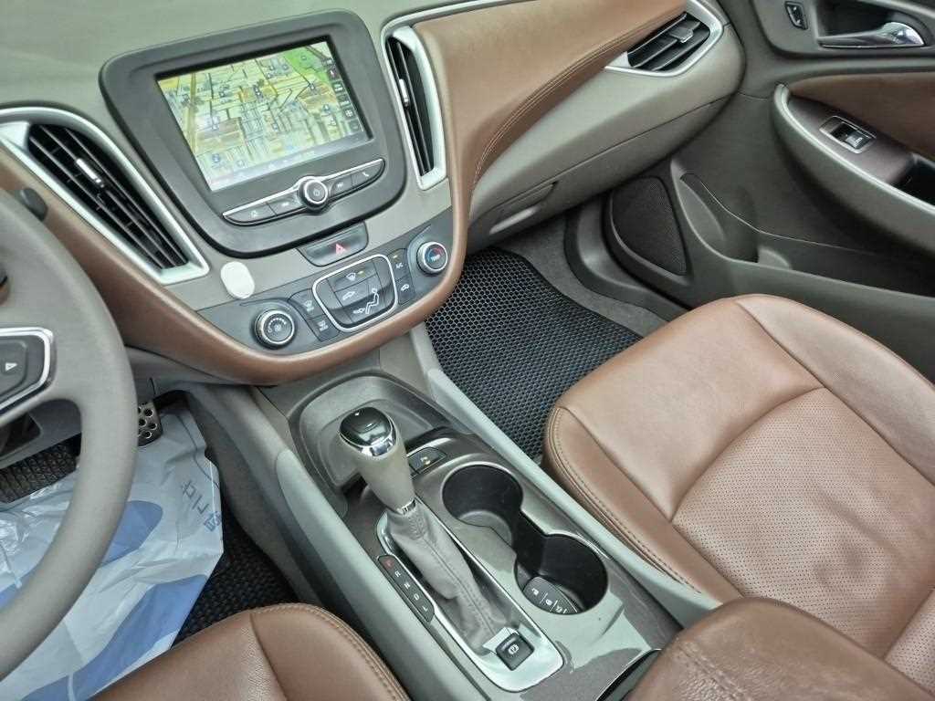 Chevrolet Malibu - Vista 10