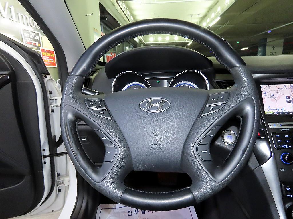HYUNDAI Sonata - Vista 8