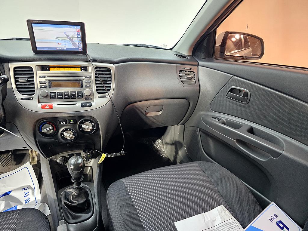 KIA Pride - Vista 10