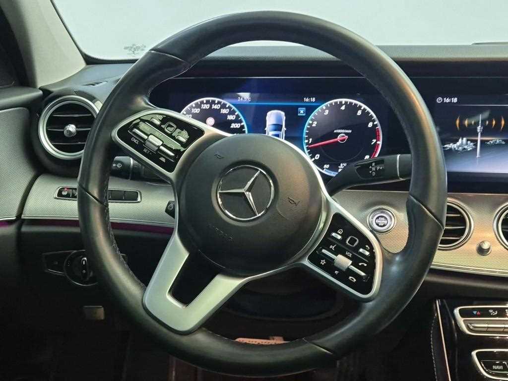 Mercedes Benz E class - Vista 9