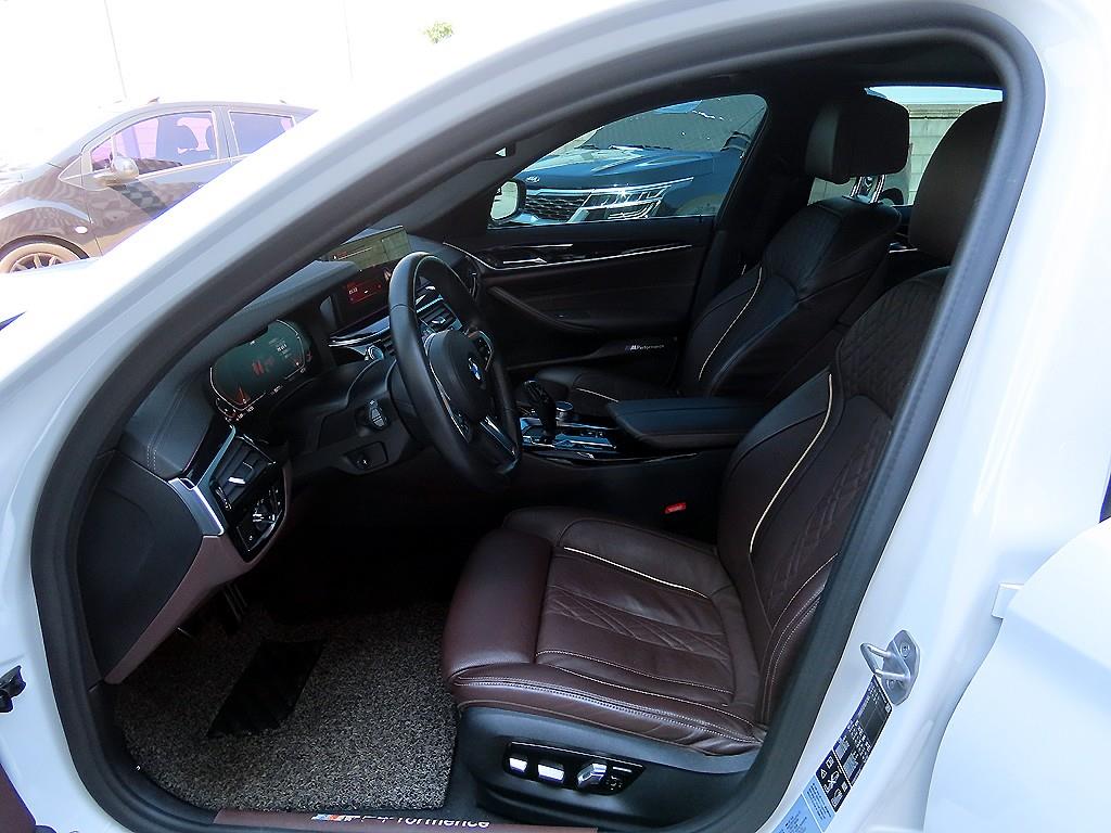 BMW 5 Series - Vista 5