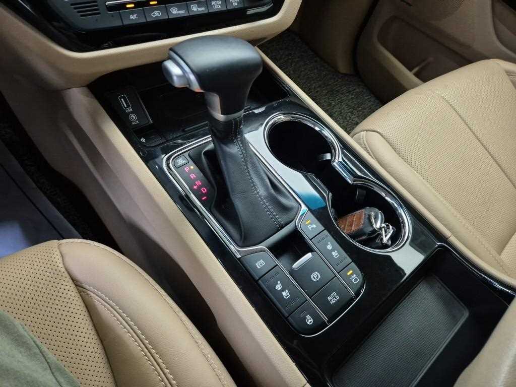 KIA Carnival - Vista 8