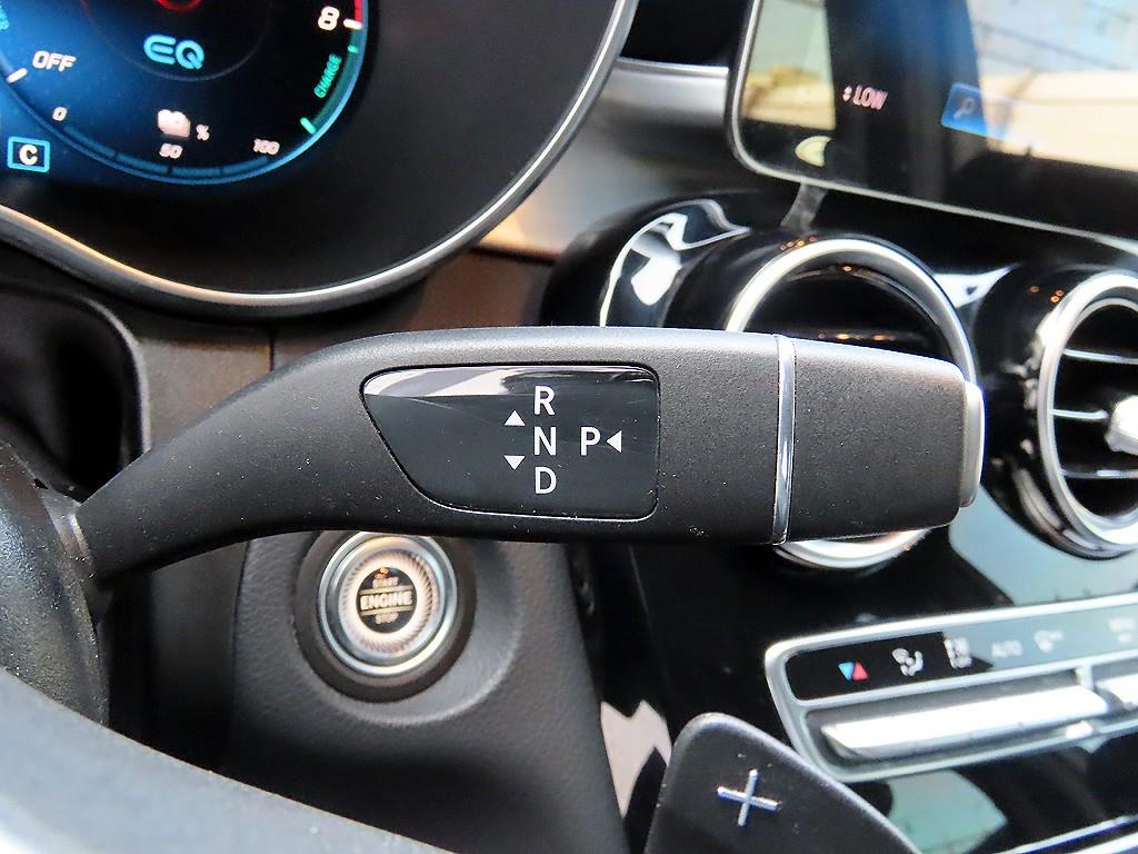 Mercedes Benz GLC Class - Vista 11