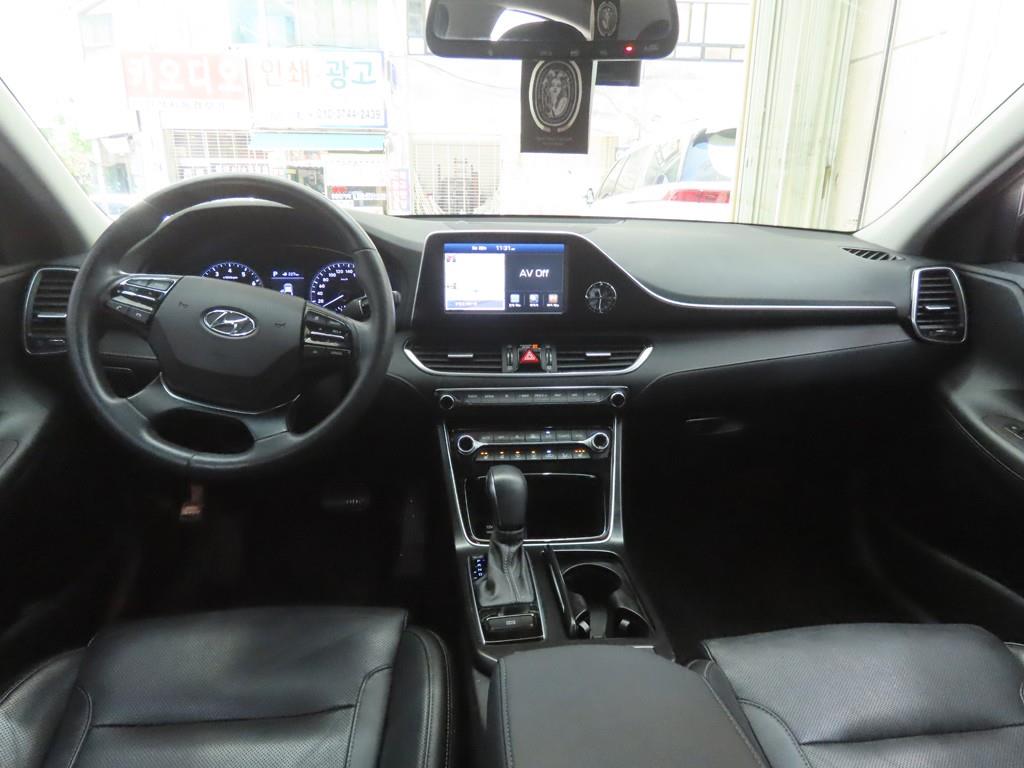 HYUNDAI Grandeur - Vista 7