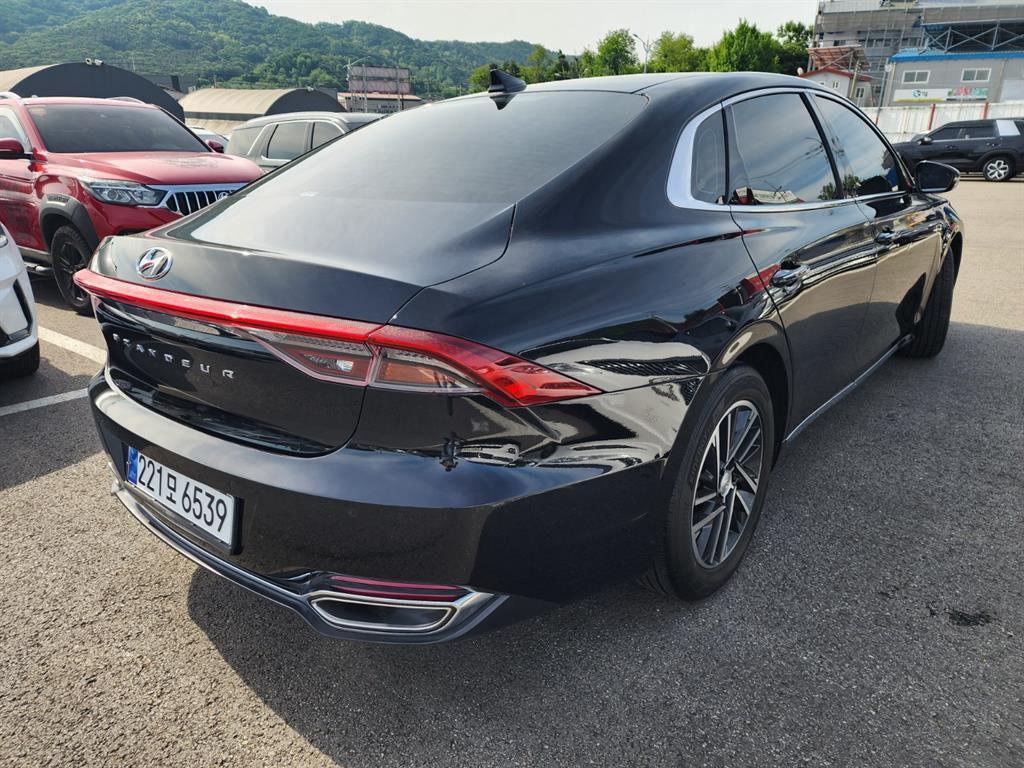 HYUNDAI Grandeur - Vista 4