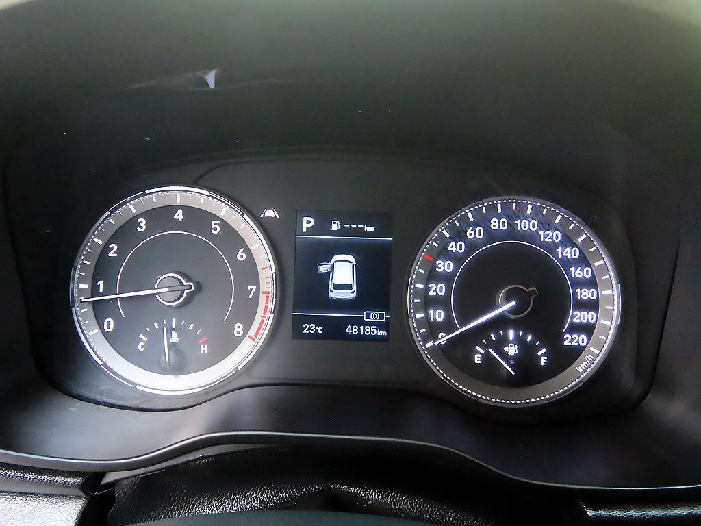 HYUNDAI Venue - Vista 9