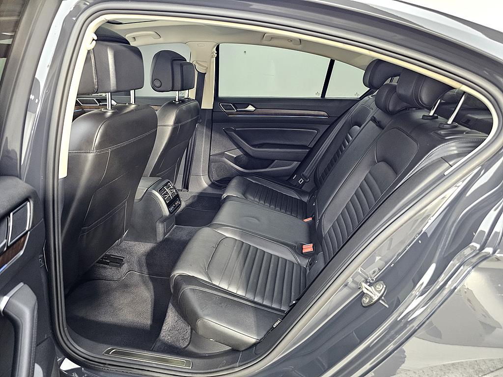 Volkswagen Passat - Vista 9