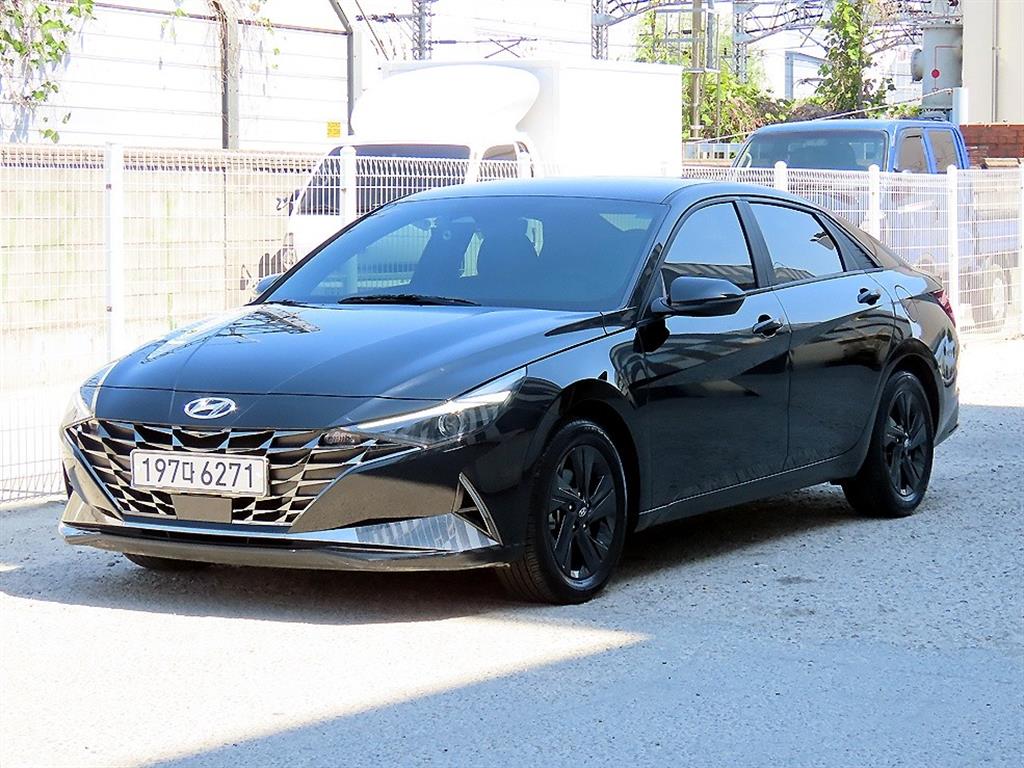 HYUNDAI Avante - Vista 2