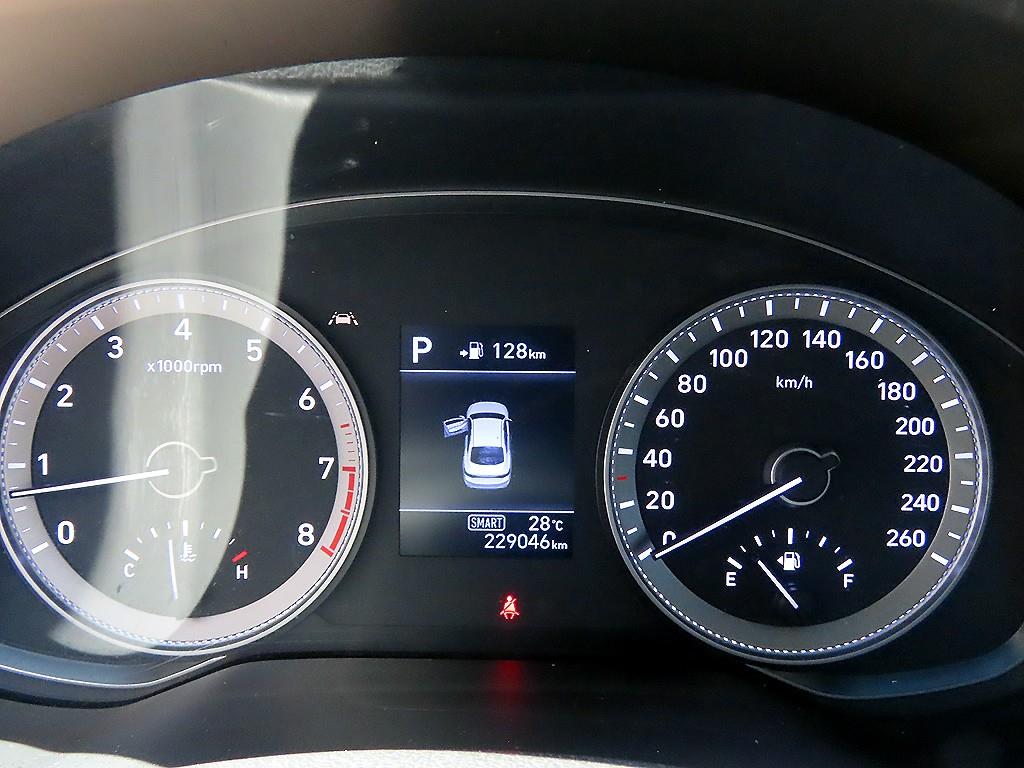 HYUNDAI Grandeur - Vista 9