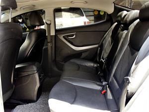 HYUNDAI Avante - Vista 12
