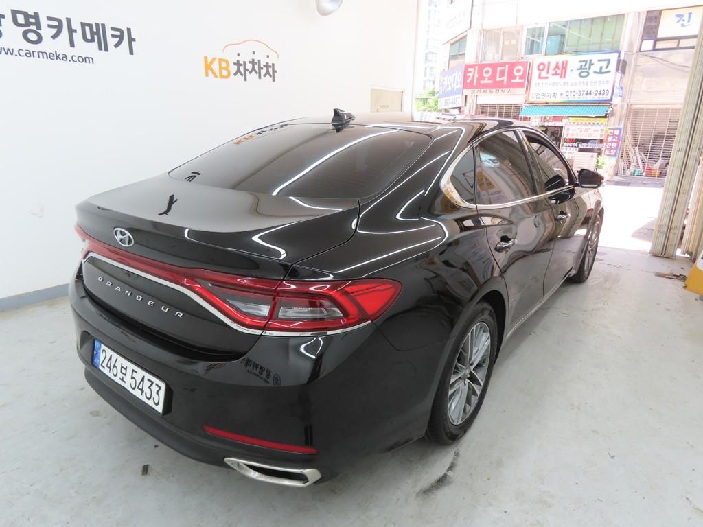 HYUNDAI Grandeur - Vista 3