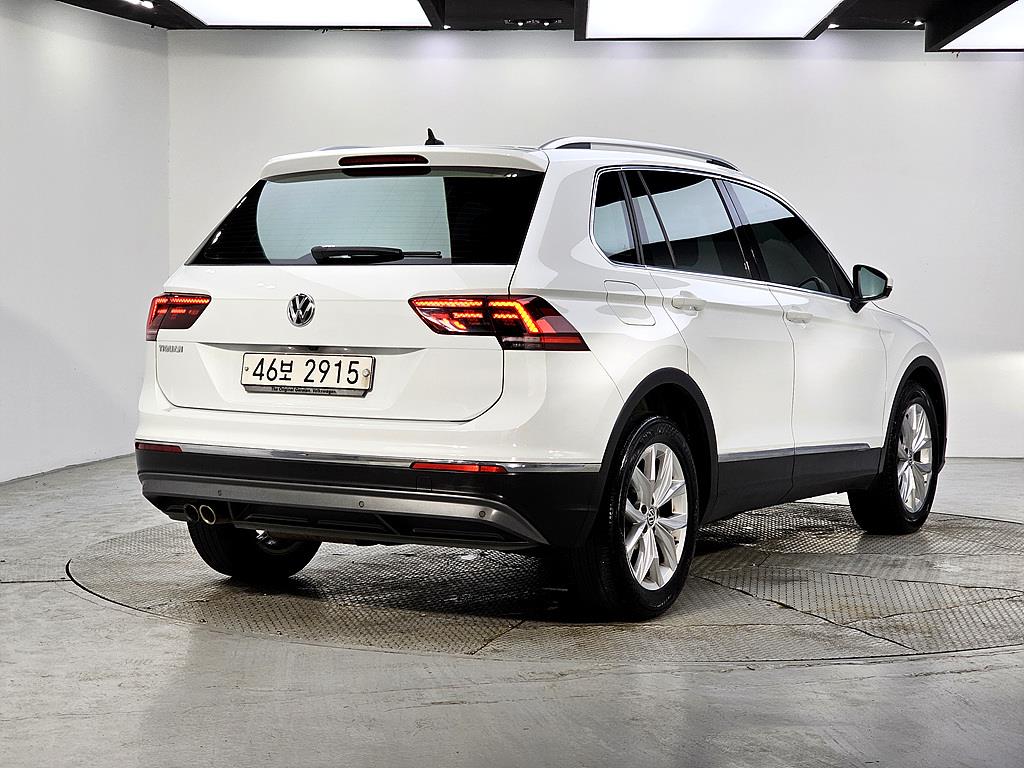 Volkswagen Tiguan - Vista 4