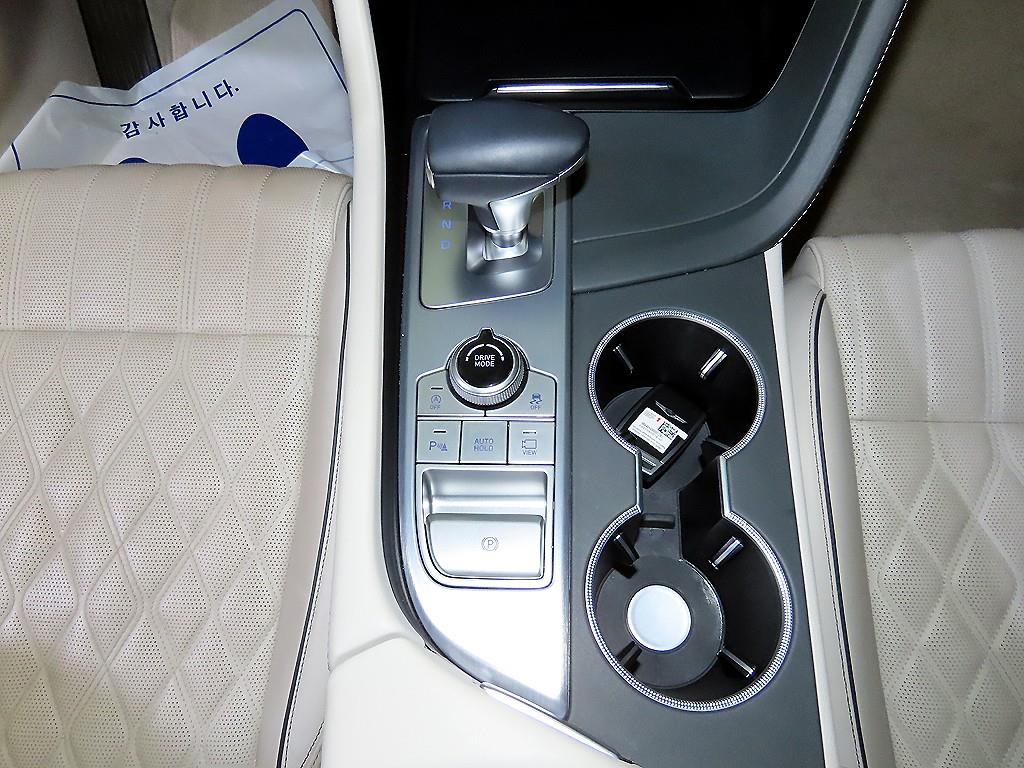 Genesis G70 - Vista 12