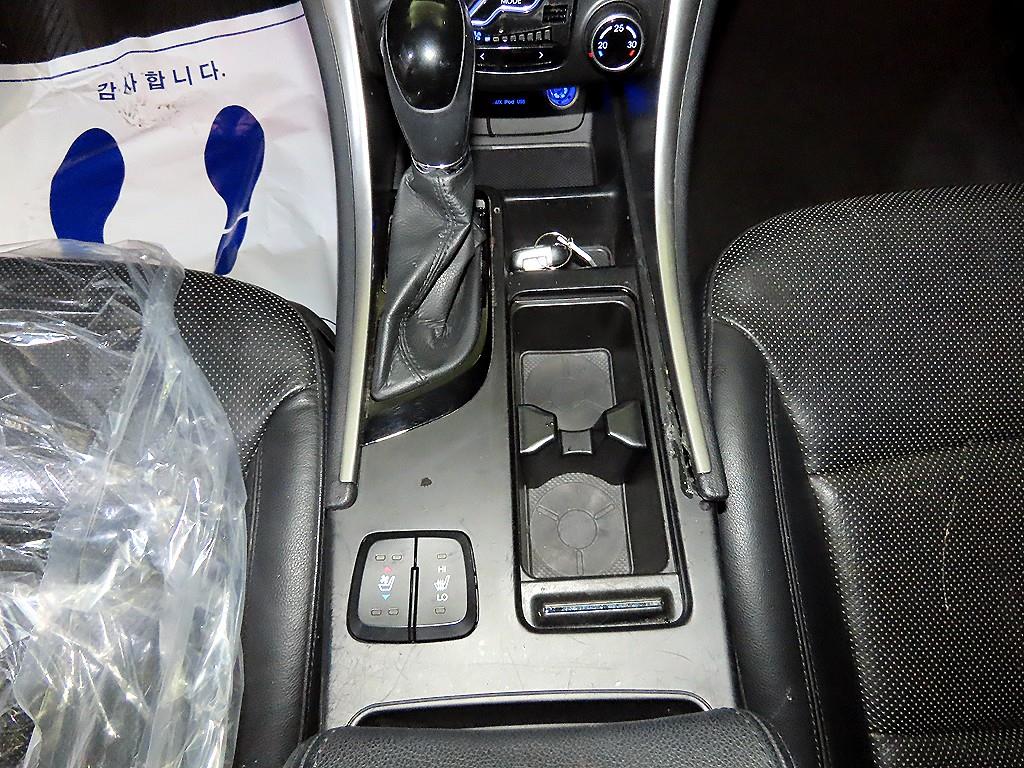 HYUNDAI Sonata - Vista 12