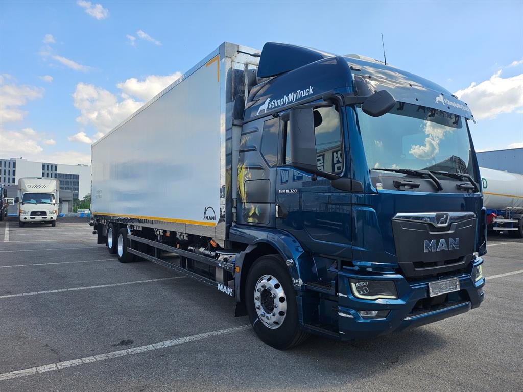 medium and large cargo truck - Vista 3