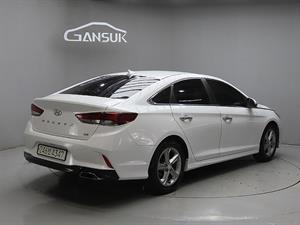 HYUNDAI Sonata - Vista 8