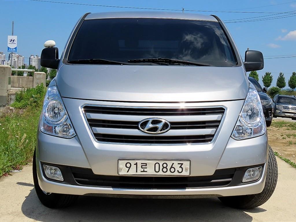 HYUNDAI Starex 2018 Gris - Importación desde Corea - HF Imports Iquique - Foto 1