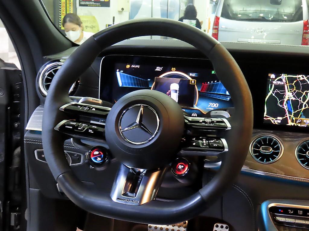 Mercedes Benz AMG GT - Vista 8