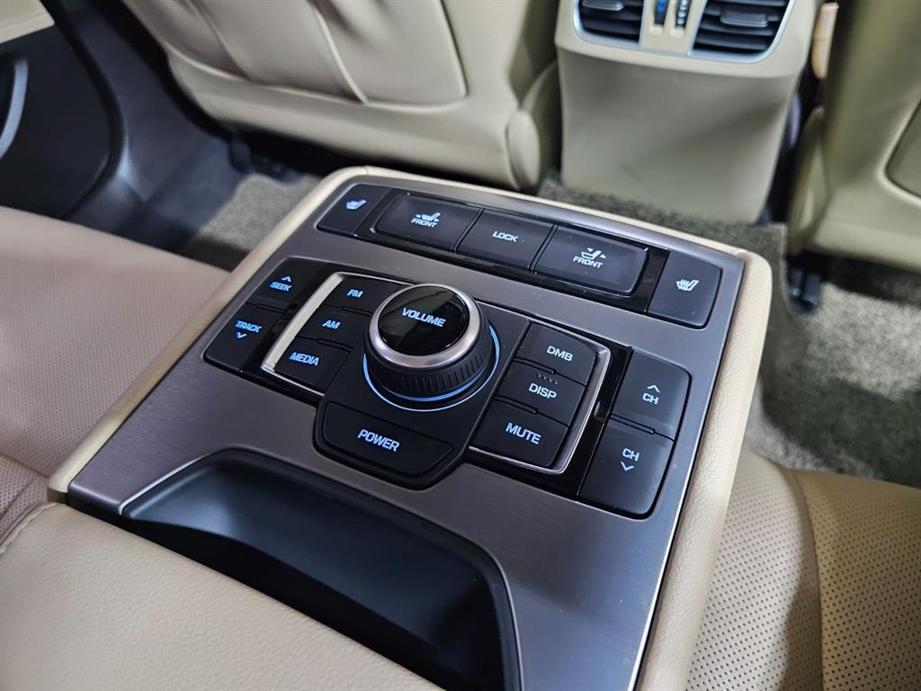 HYUNDAI Genesis - Vista 9