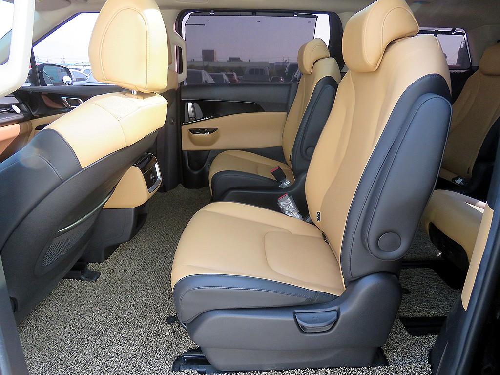 KIA Carnival - Vista 8