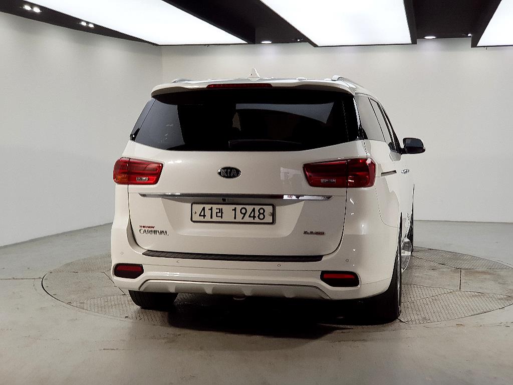 KIA Carnival - Vista 3