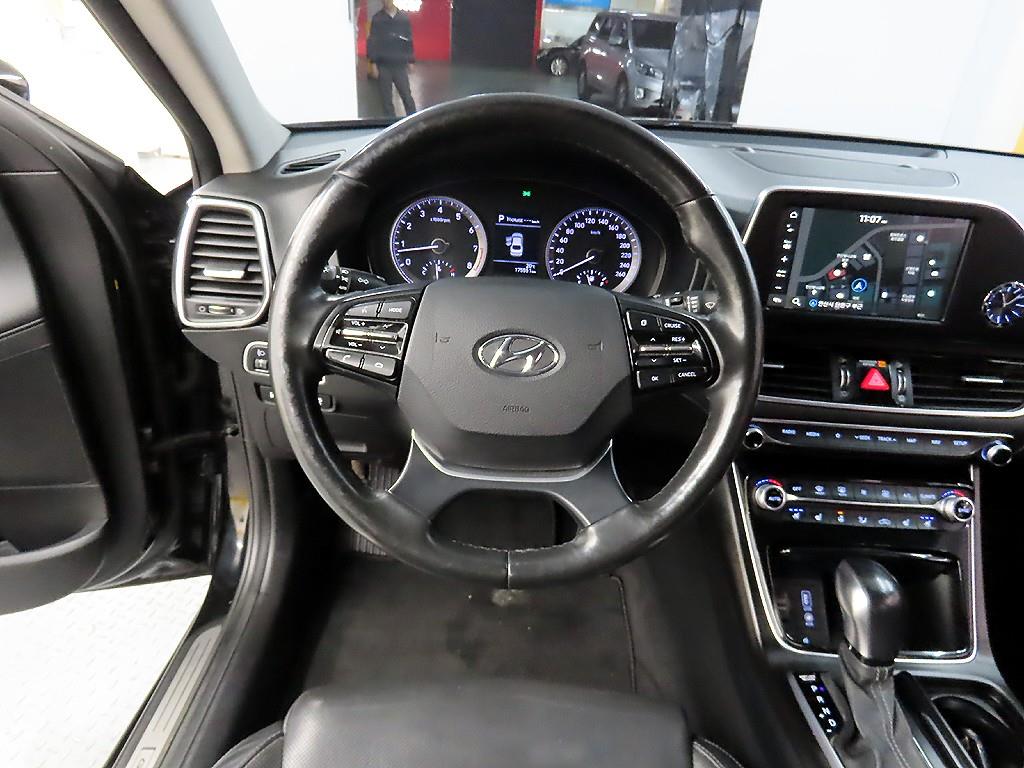 HYUNDAI Grandeur - Vista 9