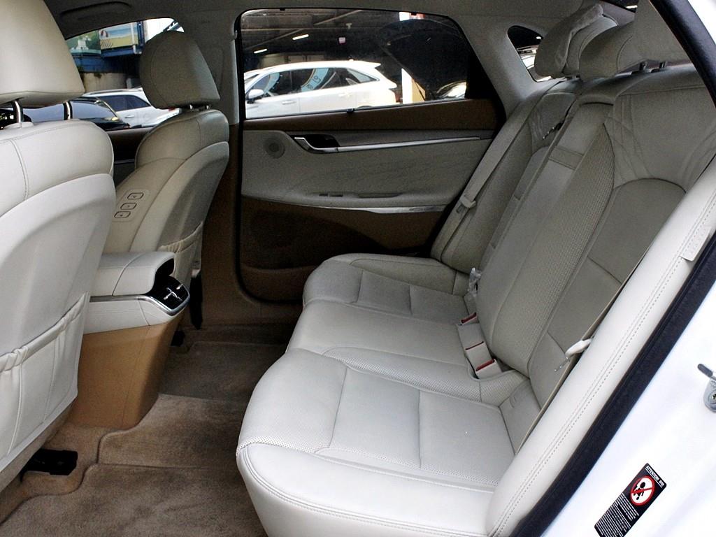 HYUNDAI Grandeur - Vista 11