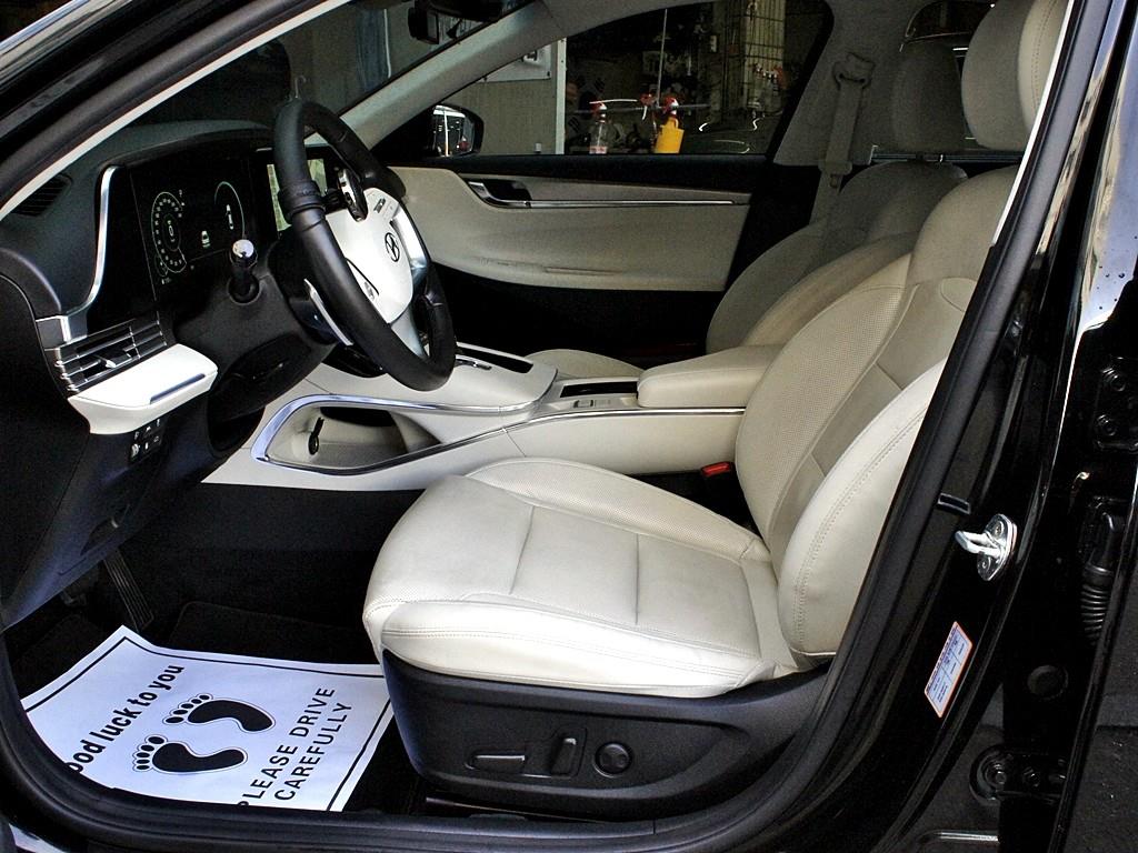 HYUNDAI Grandeur - Vista 9