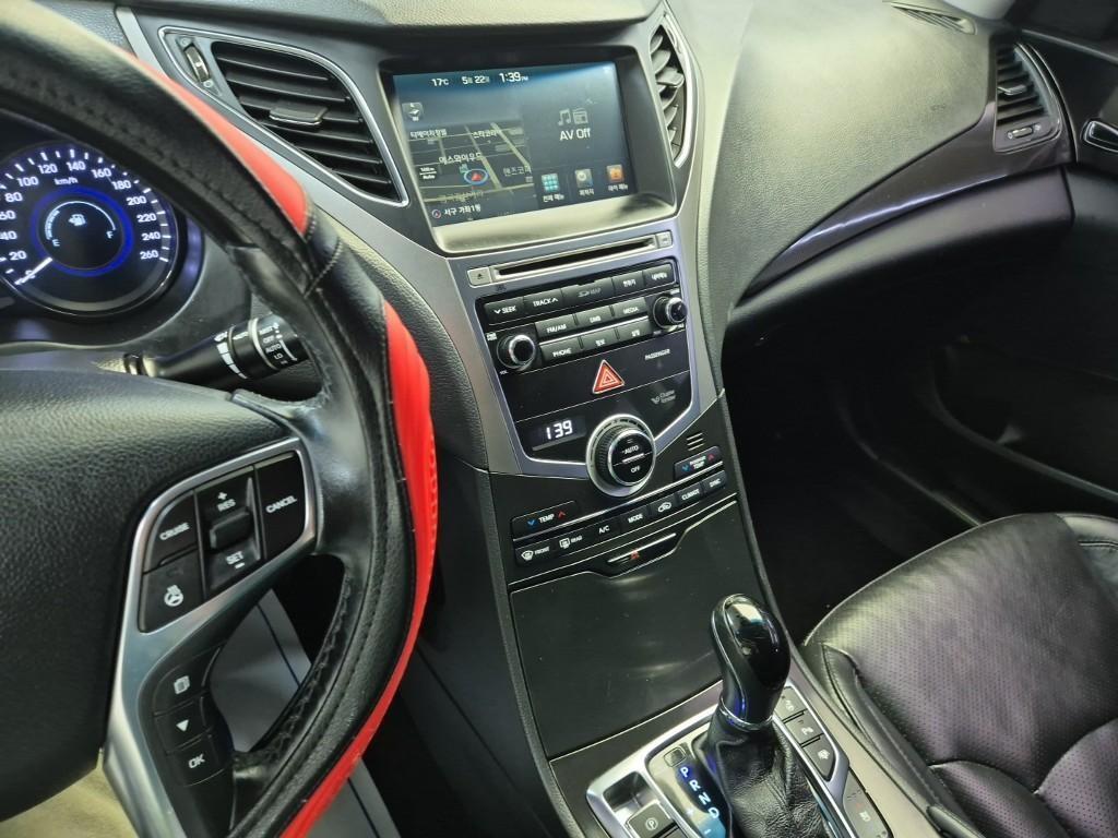 HYUNDAI Grandeur - Vista 10