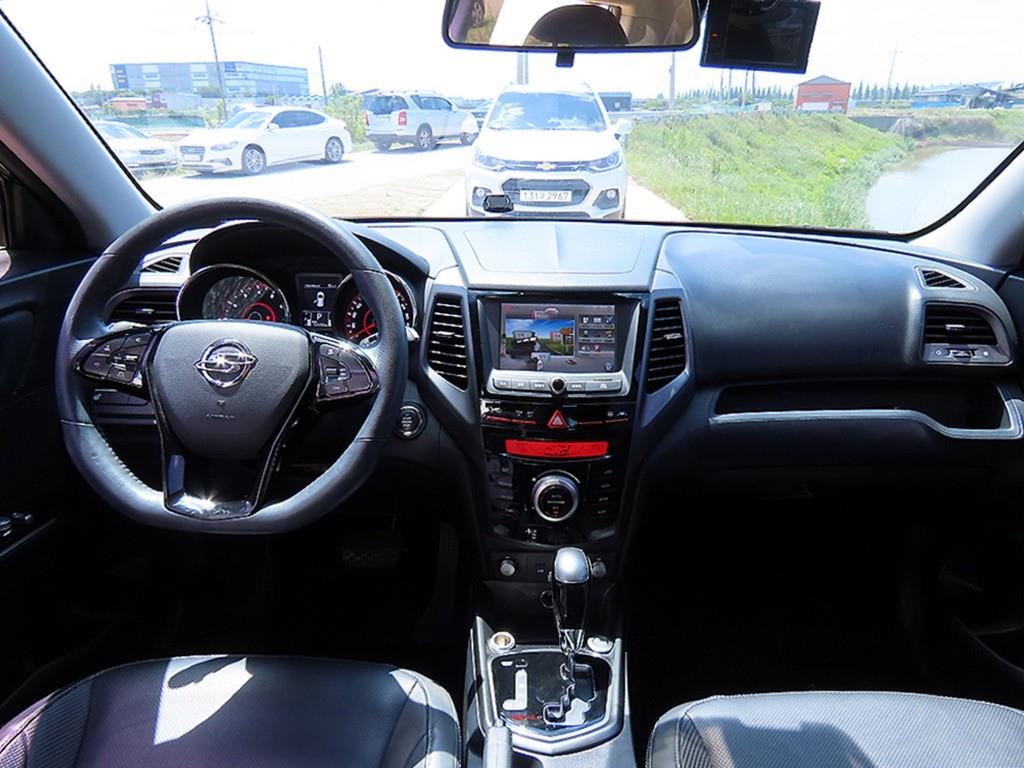 Ssangyong Tivoli - Vista 9