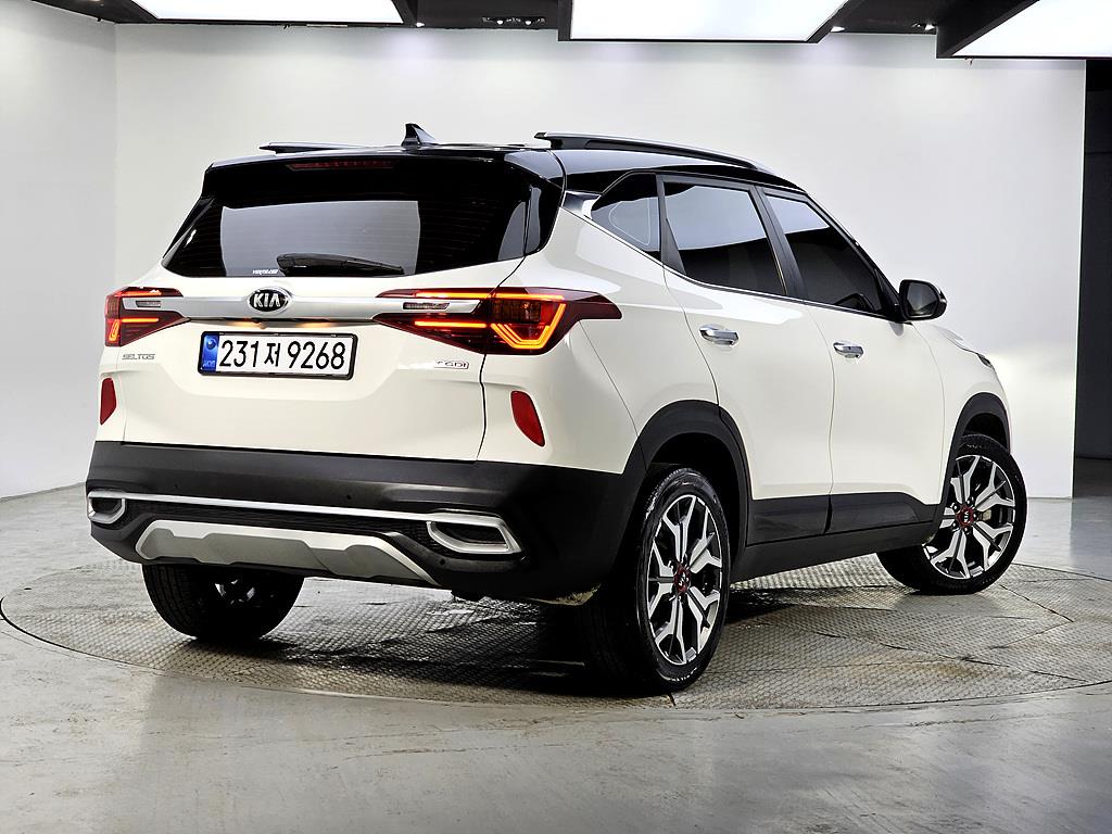 KIA Seltos - Vista 4