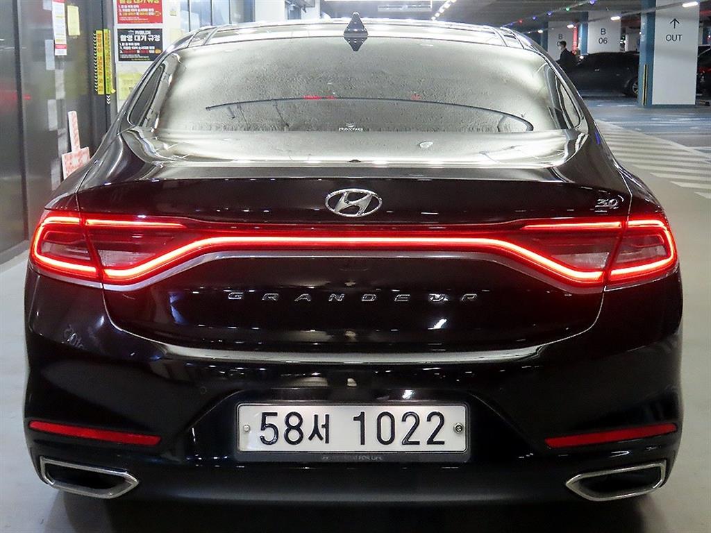 HYUNDAI Grandeur - Vista 5