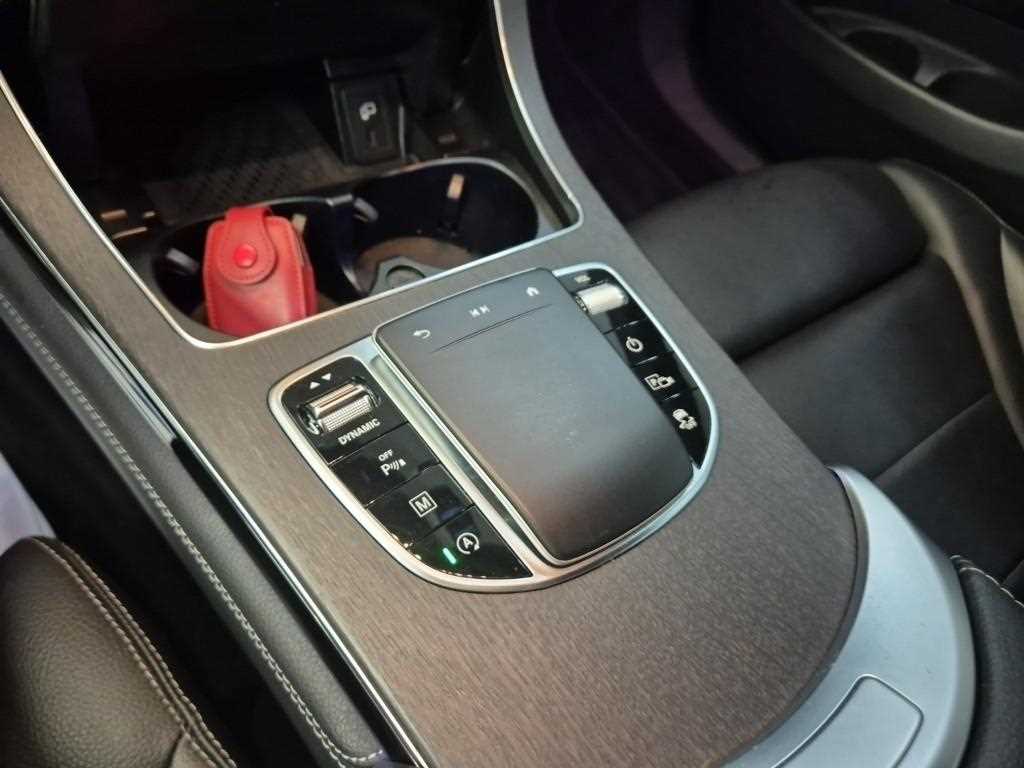 Mercedes Benz GLC Class 2020 Plateado - Importación desde Corea - HF Imports Iquique - Foto 18