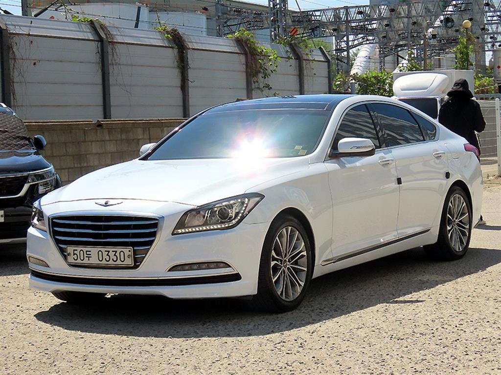 HYUNDAI Genesis - Vista 2