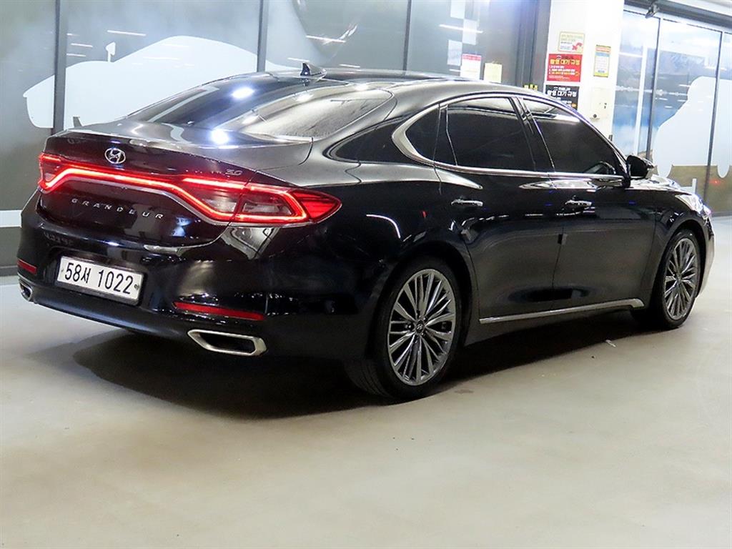 HYUNDAI Grandeur - Vista 4