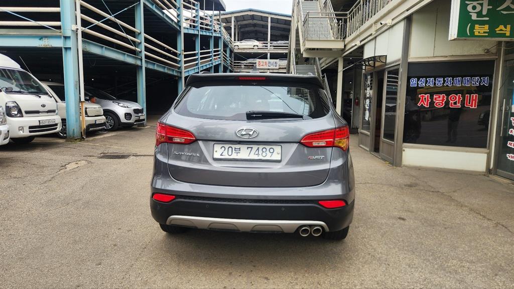 HYUNDAI Santa Fe - Vista 3