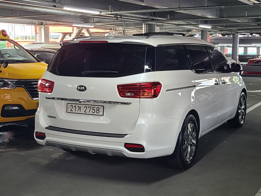 KIA Carnival - Vista 2