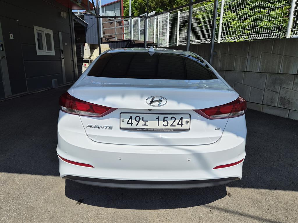 HYUNDAI Avante - Vista 4