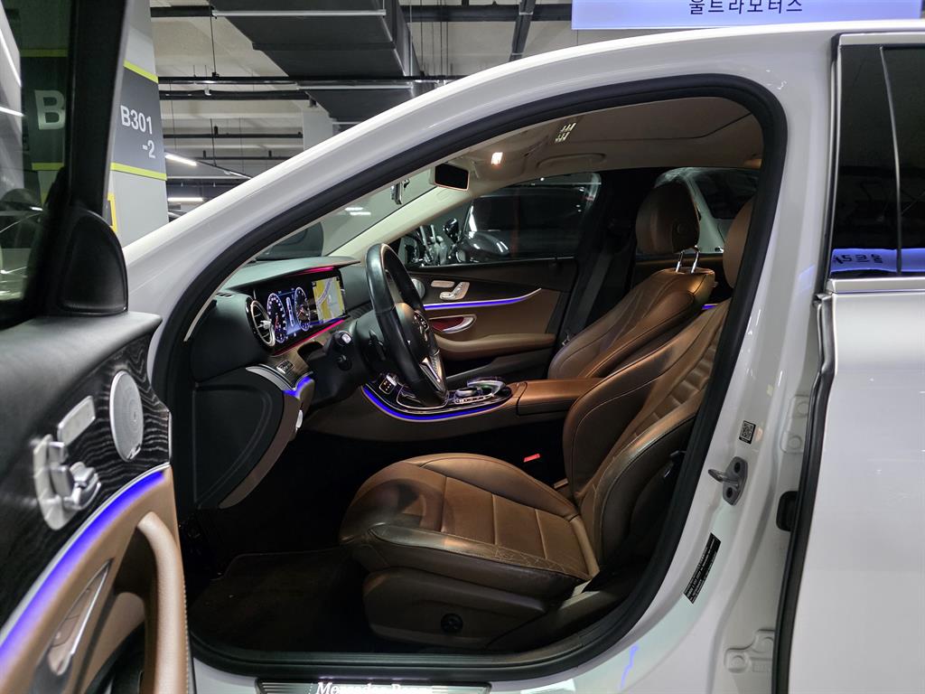 Mercedes Benz E class - Vista 7