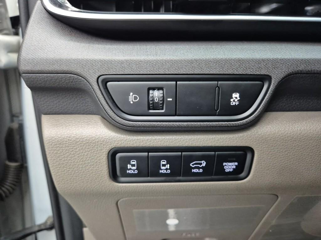 KIA Carnival - Vista 10