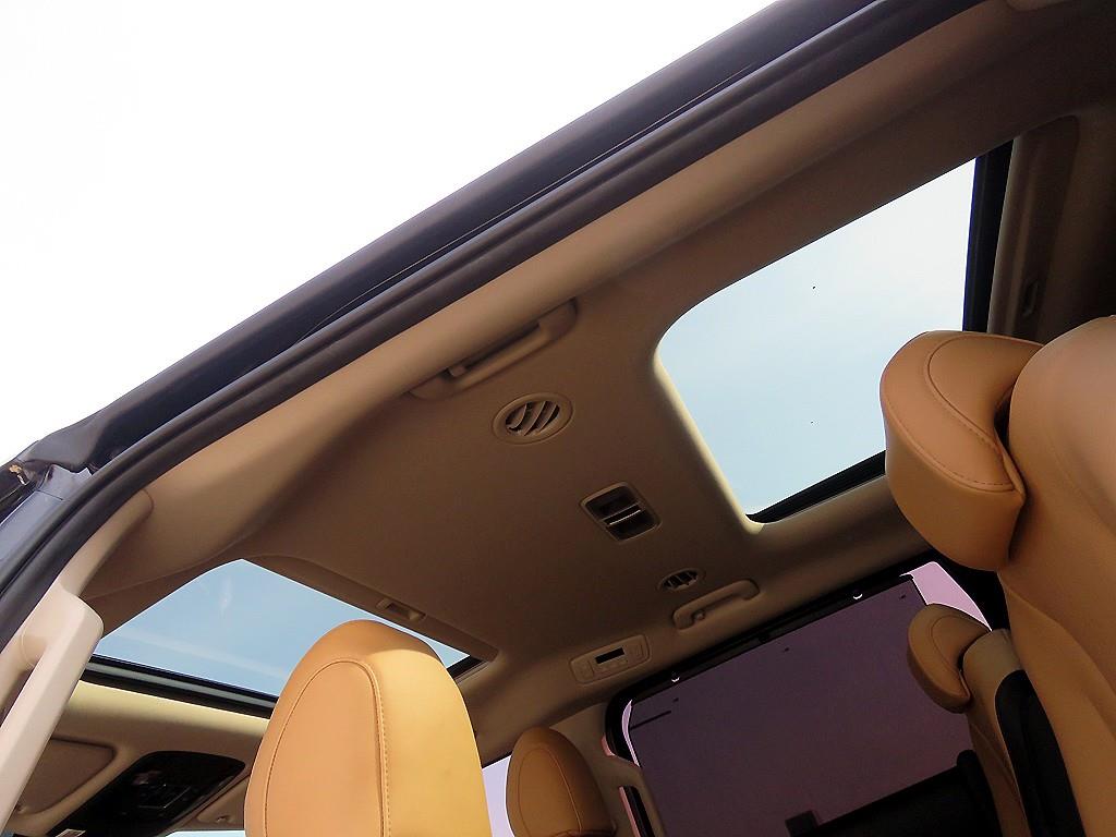 KIA Carnival - Vista 10