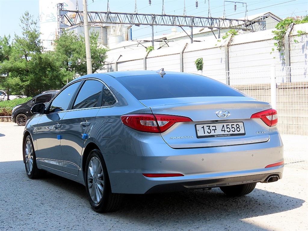HYUNDAI Sonata - Vista 3