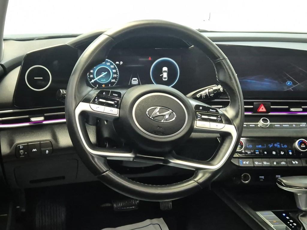 HYUNDAI Avante - Vista 9