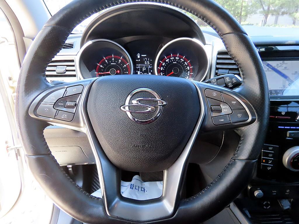 Ssangyong Tivoli - Vista 8