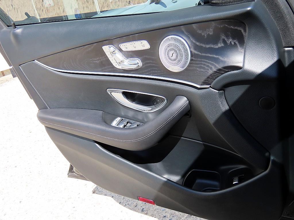 Mercedes Benz E class - Vista 12