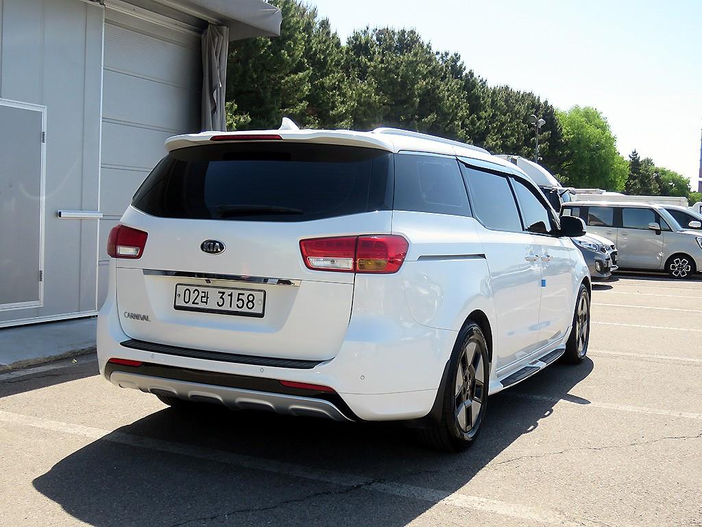 KIA Carnival - Vista 4